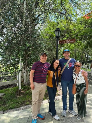 Integrantes del grupo de investigación durante una actividad social en Guadalajara.